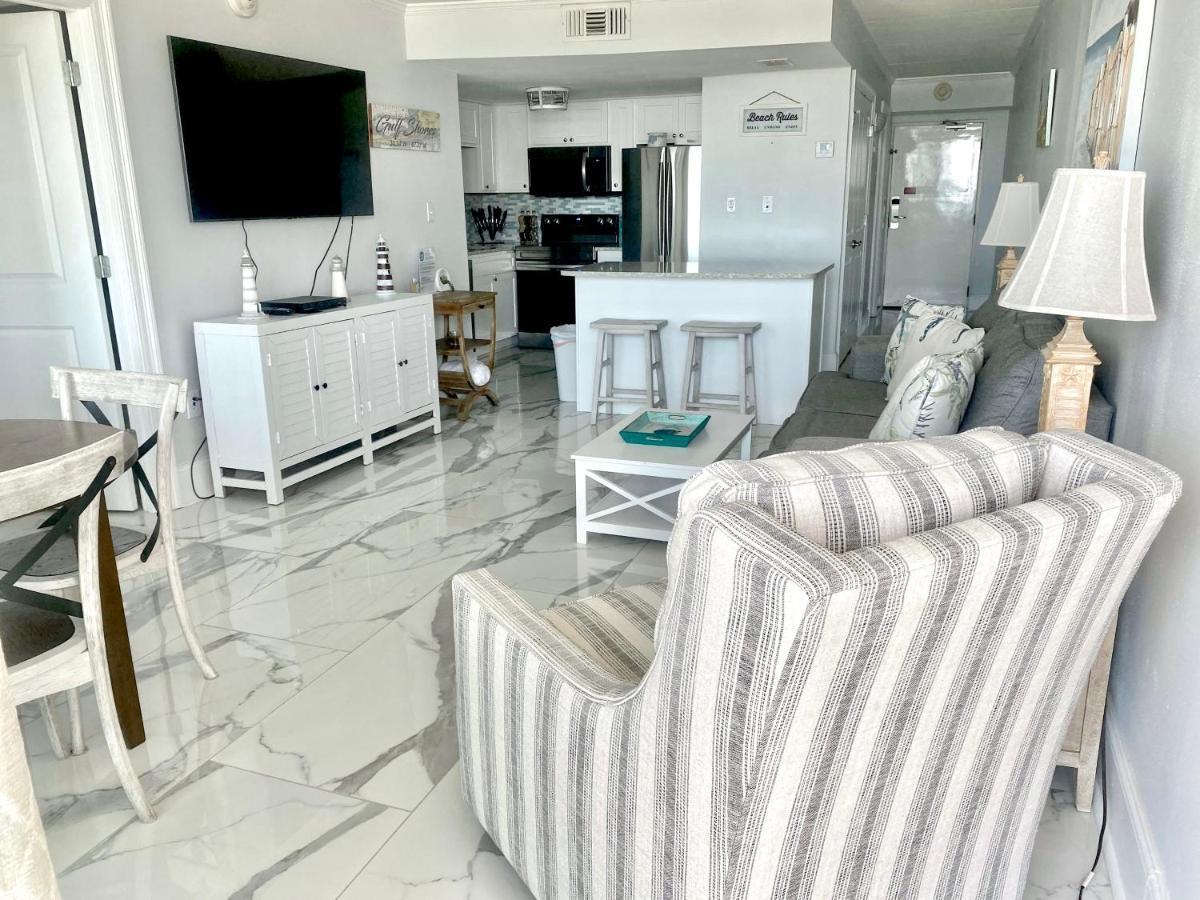 Island Winds East 202 By Albvr - Beautifully Renovated Beachfront Condo & Steps Away From Hangout & More! Gulf Shores Esterno foto