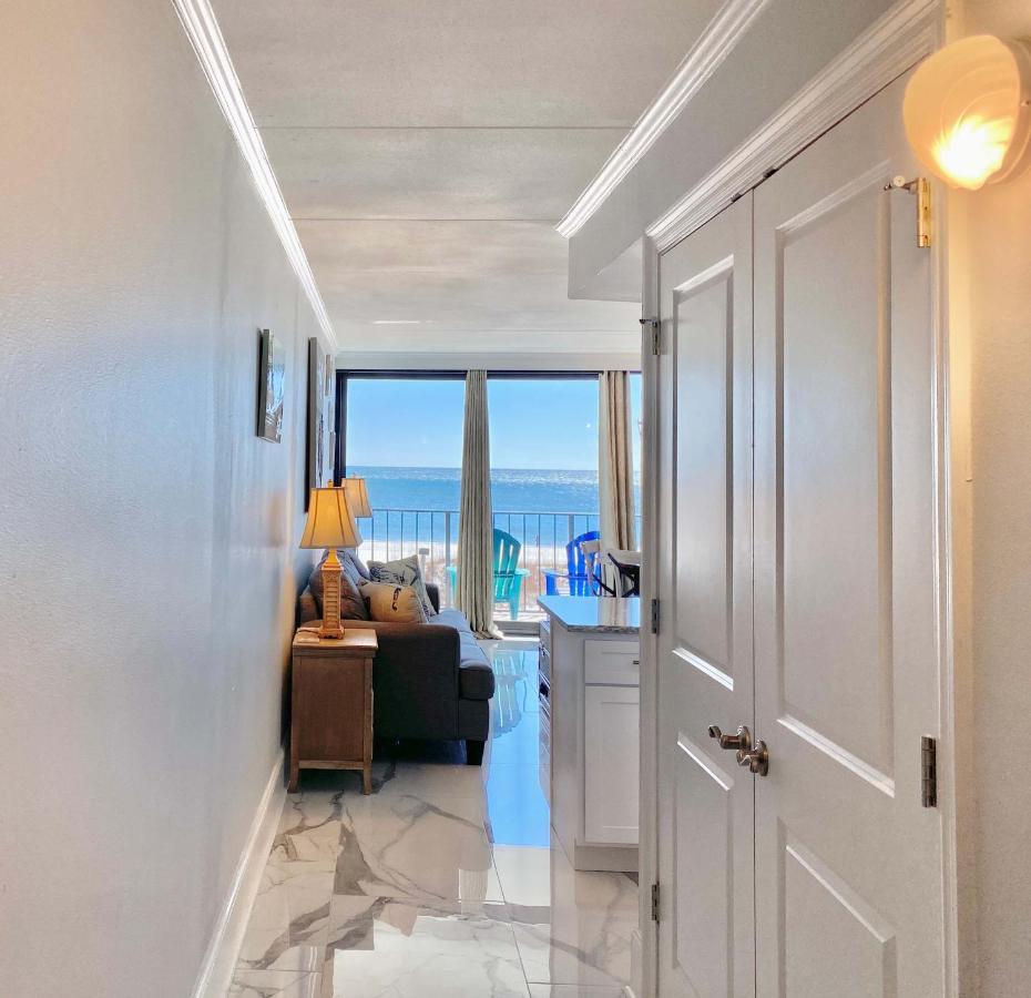 Island Winds East 202 By Albvr - Beautifully Renovated Beachfront Condo & Steps Away From Hangout & More! Gulf Shores Esterno foto